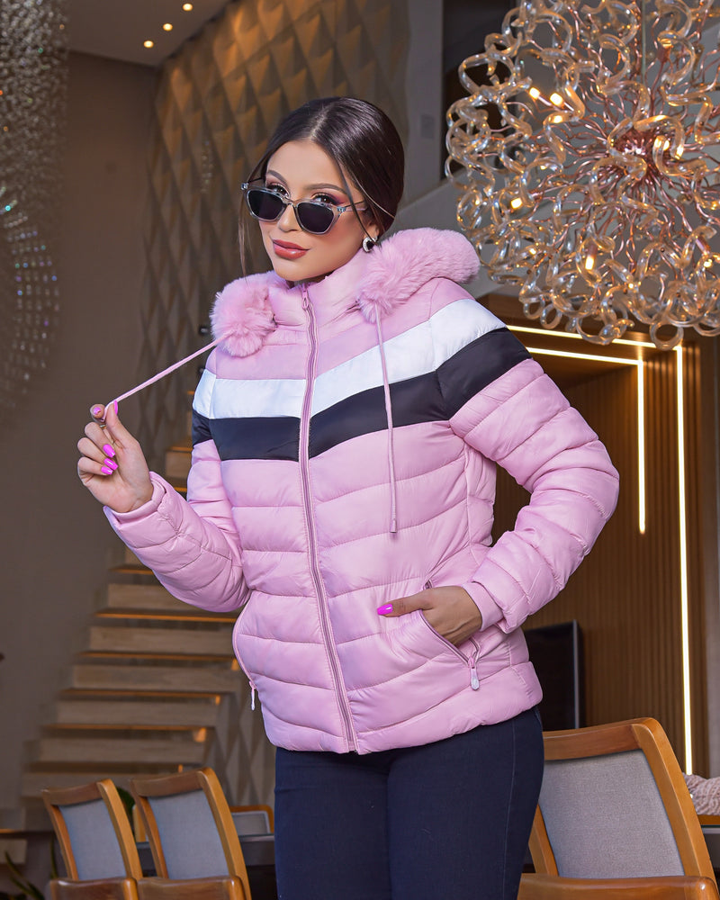 Jaqueta Puffer com Capuz Peluciado - COLEÇÃO LANÇAMENTO 2023