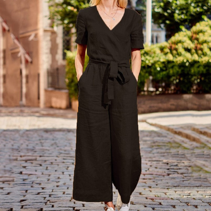 Macacão Pantacourt com Bolsos Laterais